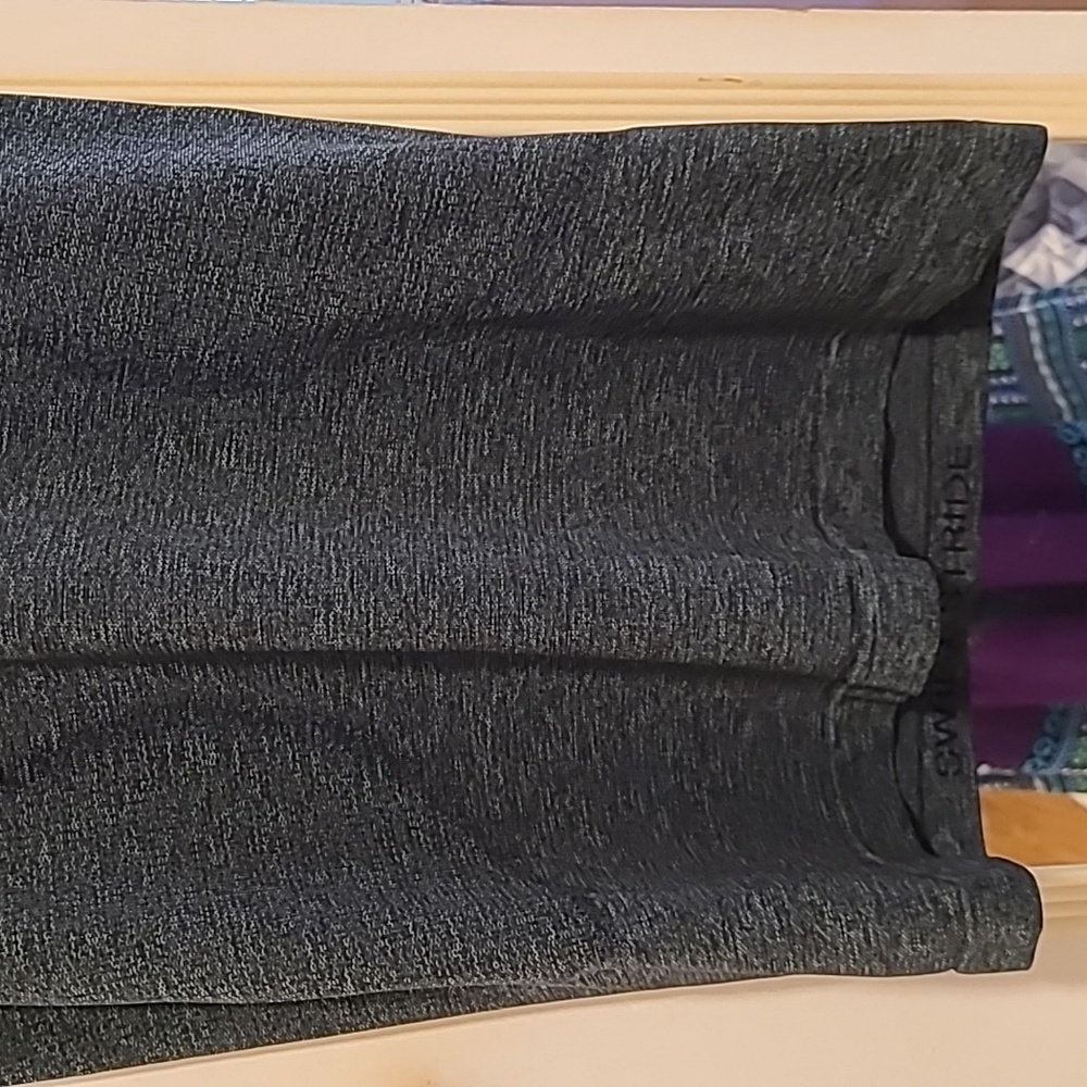 Lululemon Atletica Active Short Sleeve, Size 12, Color Dark Gray - Picture 4 of 9